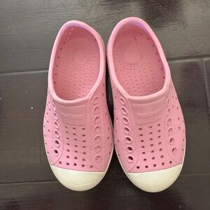 Native shoes toddler size 8